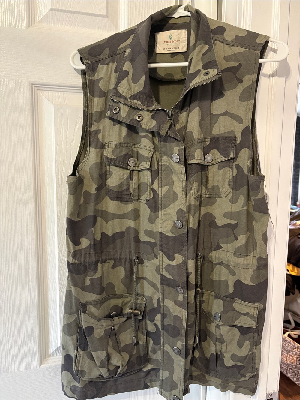 Utility Camo Vest Jacket in Olive for Women
